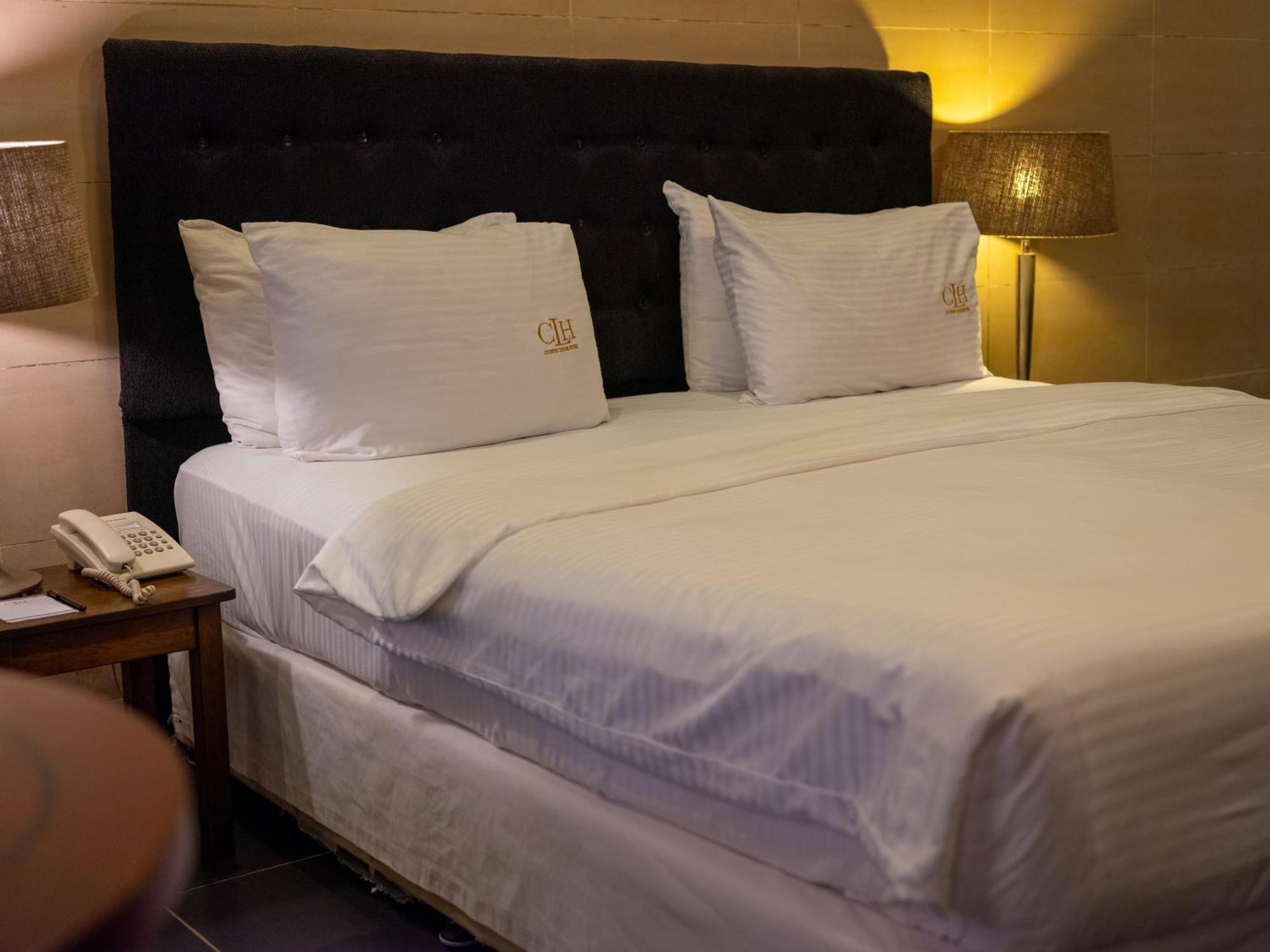 The Country Lodge Hotel Фрийтаун Екстериор снимка