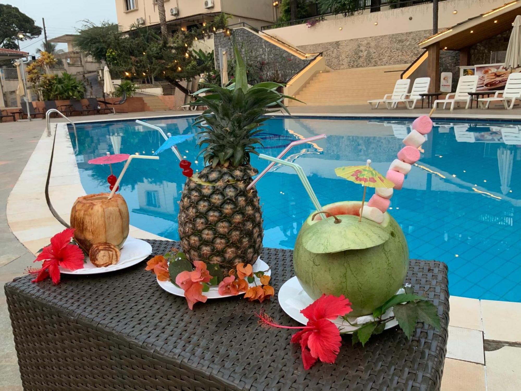 The Country Lodge Hotel Фрийтаун Екстериор снимка