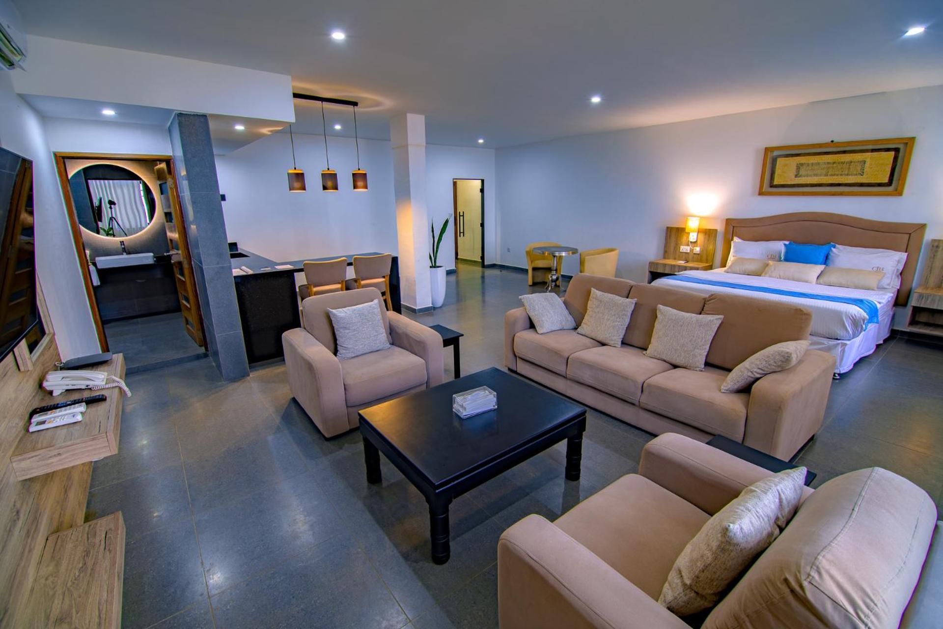 The Country Lodge Hotel Фрийтаун Екстериор снимка