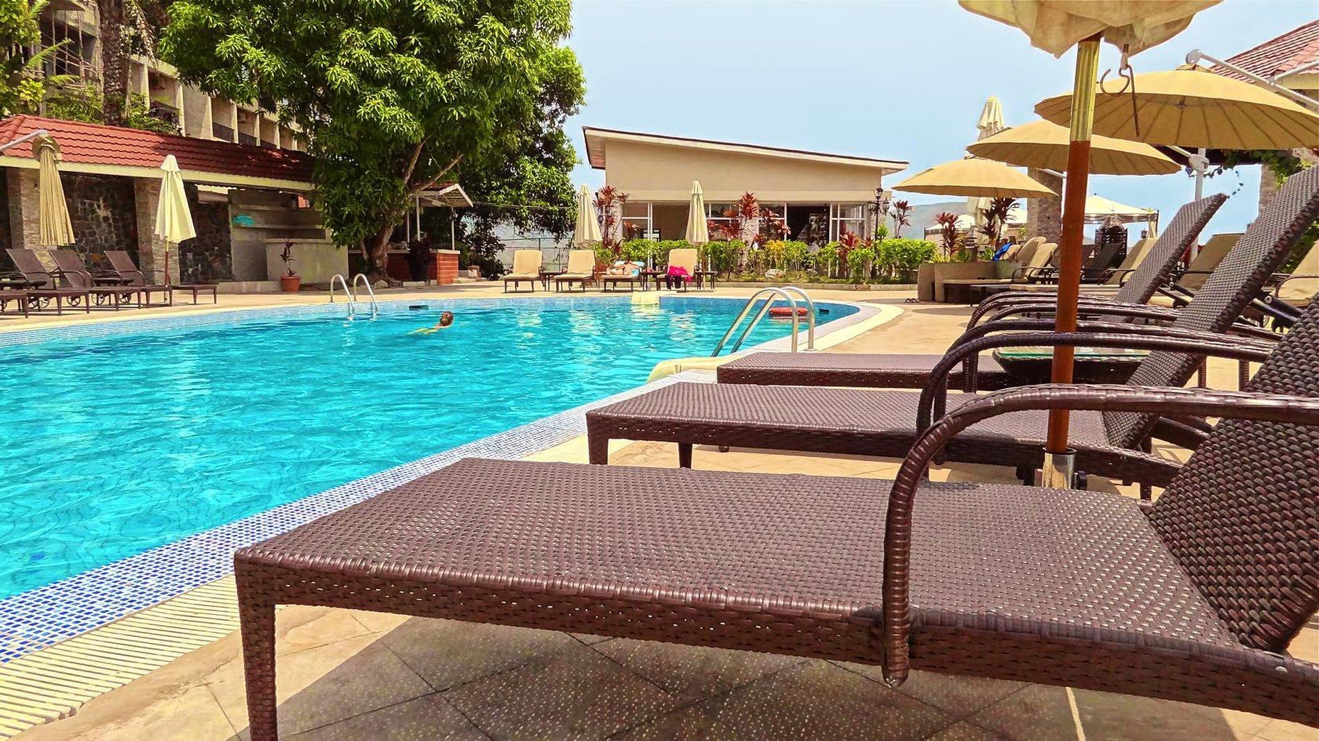 The Country Lodge Hotel Фрийтаун Екстериор снимка