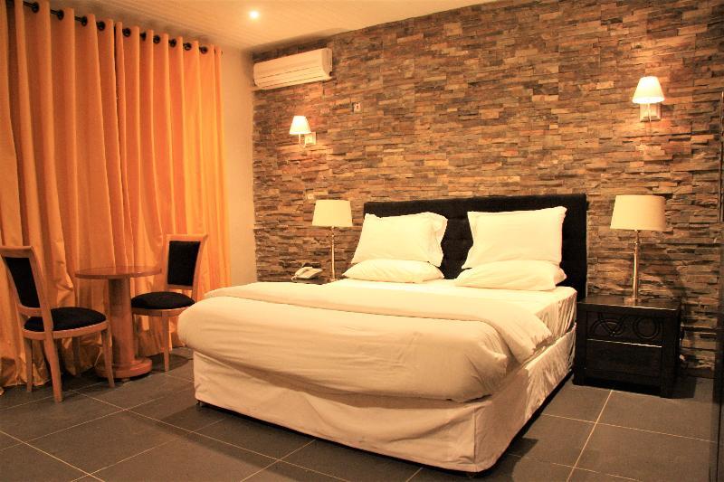 The Country Lodge Hotel Фрийтаун Екстериор снимка