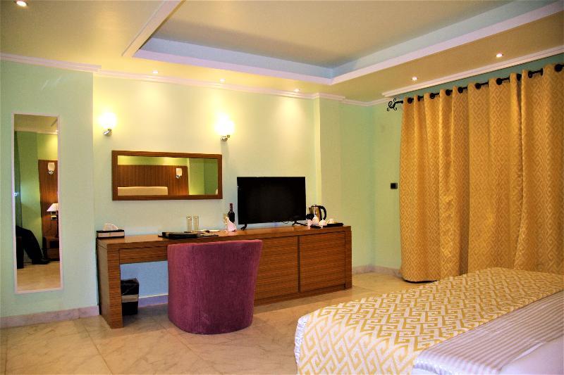 The Country Lodge Hotel Фрийтаун Екстериор снимка