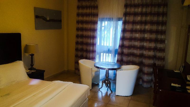 The Country Lodge Hotel Фрийтаун Екстериор снимка