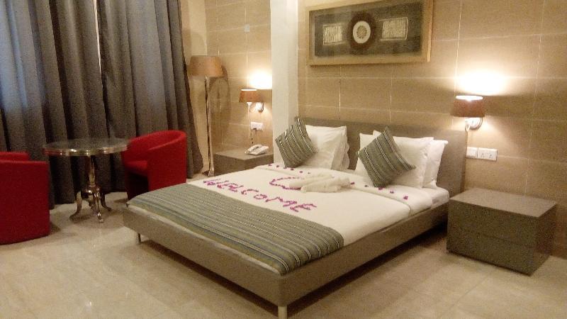 The Country Lodge Hotel Фрийтаун Екстериор снимка