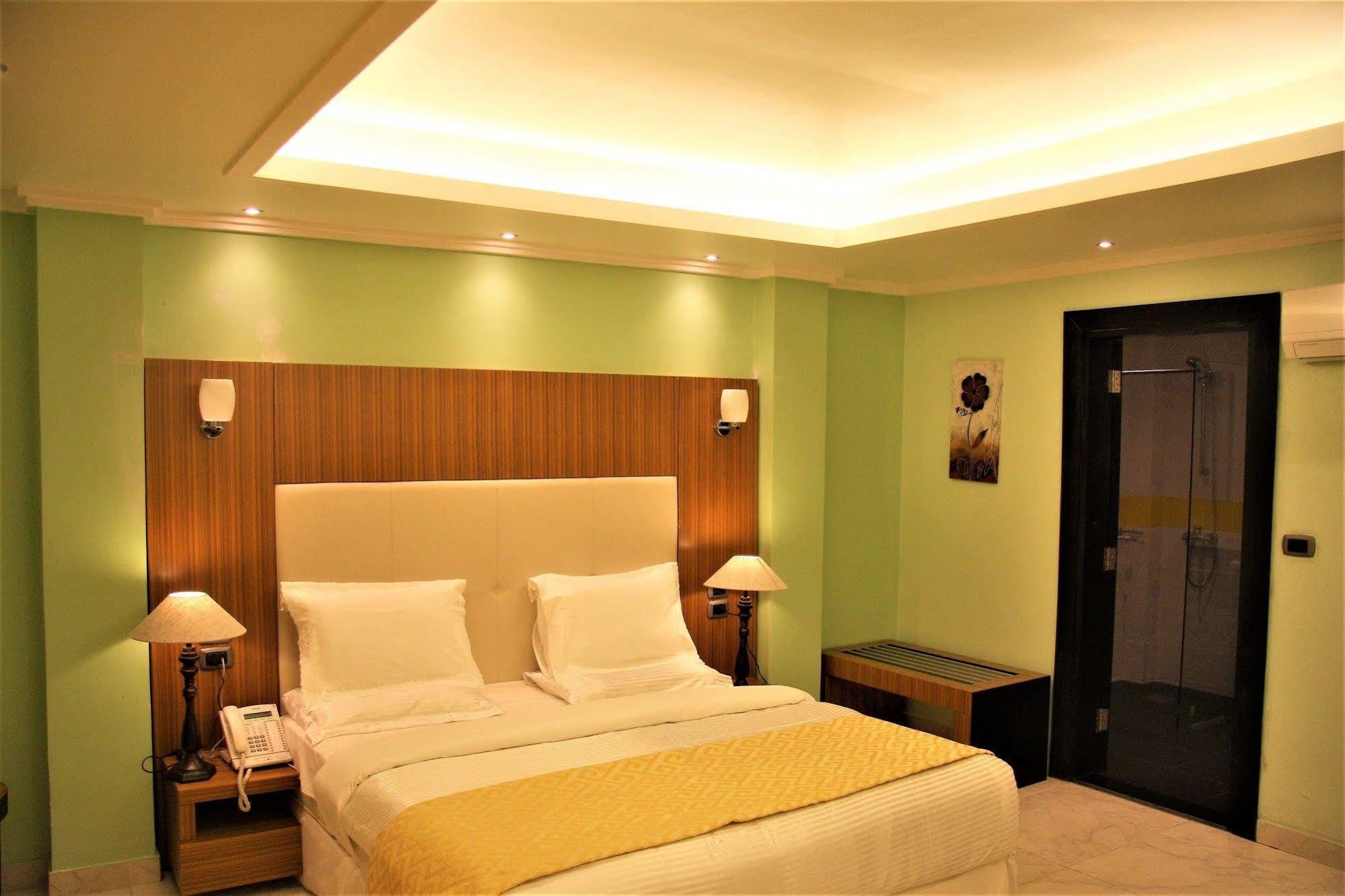 The Country Lodge Hotel Фрийтаун Екстериор снимка