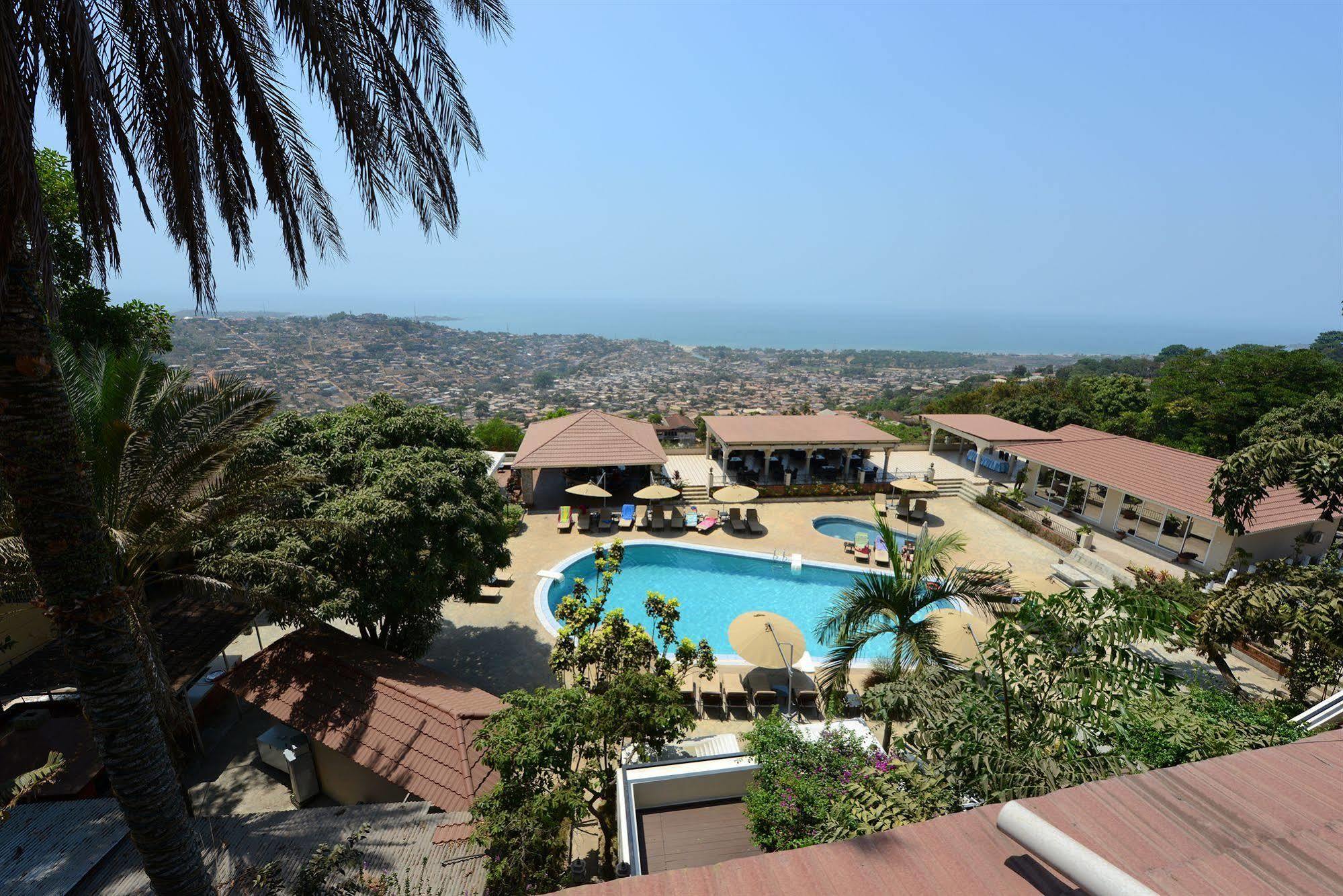 The Country Lodge Hotel Фрийтаун Екстериор снимка