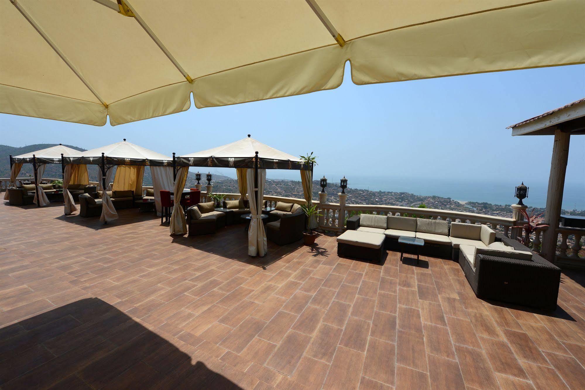 The Country Lodge Hotel Фрийтаун Екстериор снимка