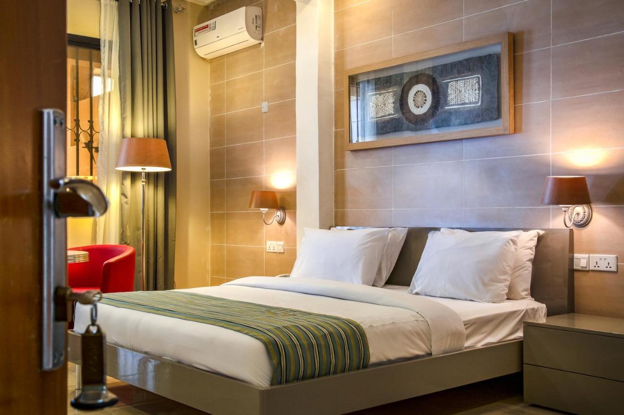 The Country Lodge Hotel Фрийтаун Екстериор снимка