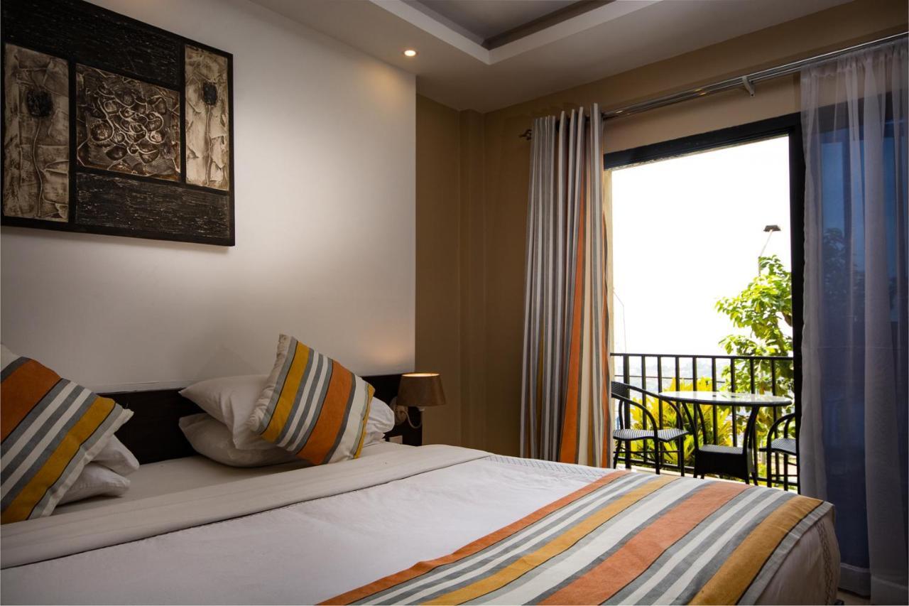 The Country Lodge Hotel Фрийтаун Екстериор снимка