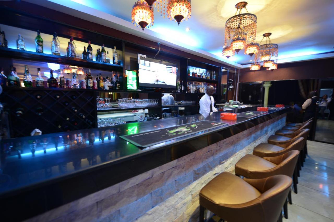 The Country Lodge Hotel Фрийтаун Екстериор снимка
